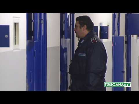 2017-07-11 PRATO - PORTÒ TELEFONINO A DETENUTO, INSEGNANTE DAL GIUDICE