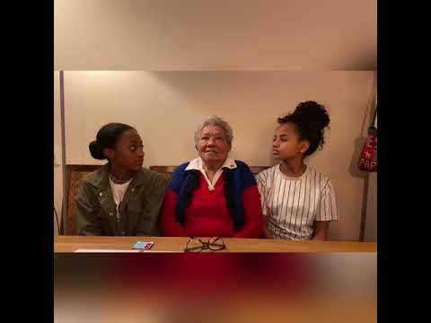 Nina Tatipata en Wivine Ireeuw met oma Betty Ireeuw Kaisiepo