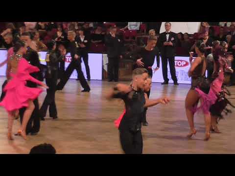 Adam Čadílek - Vanesa Holínková   /MČR LAT 2018/ Praha/ Jun II/ 2.kolo/ Chacha