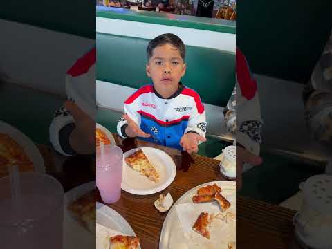 Mom catches dad, son and daughter eating pizza without her #shorts