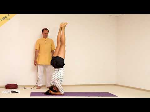 Drehung im Kopfstand - Yoga Asana Lexikon