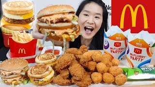 McDONALD'S MCGRIDDLES!! Big Mac, Fried Chicken Pizza Balls, McWings & McFlurry | Eating Show Mukbang