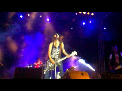 Dust'n Bones - GANSOS ROSAS (Tribute to Guns n' Roses) MADRID - Leganes 18/8/2012