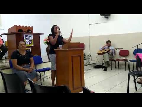 cantei hoje "Me Perdoa Pai-Thaiane Seghetto e Pregador Luo