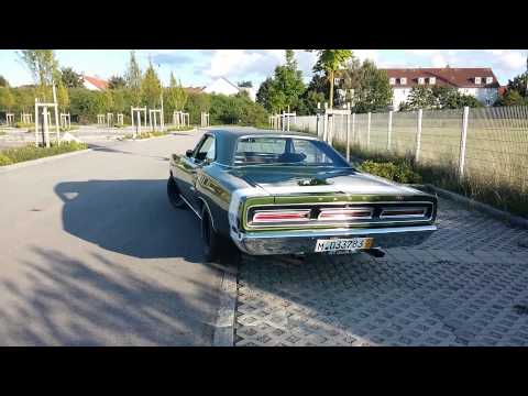 1969 Dodge Coronet R/T Start Up and Accelerate