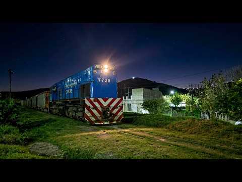 EMD G22 7728 con el Cantesur vacío por La Calera