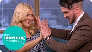 Colin Cloud Freaks Out Holly Willoughby After Mind Reading An Embarrassing Memory | This Morning