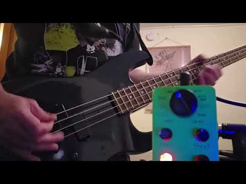 Charvel/Jackson 575 bass vs. Flamma FC05 Modulation Micro - all 11 effects