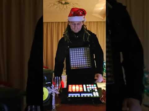 Marry Christmas 🎅 #dj #show #christmas #party #icexmusic #mashup #fingerdrumming #remix #lmfao