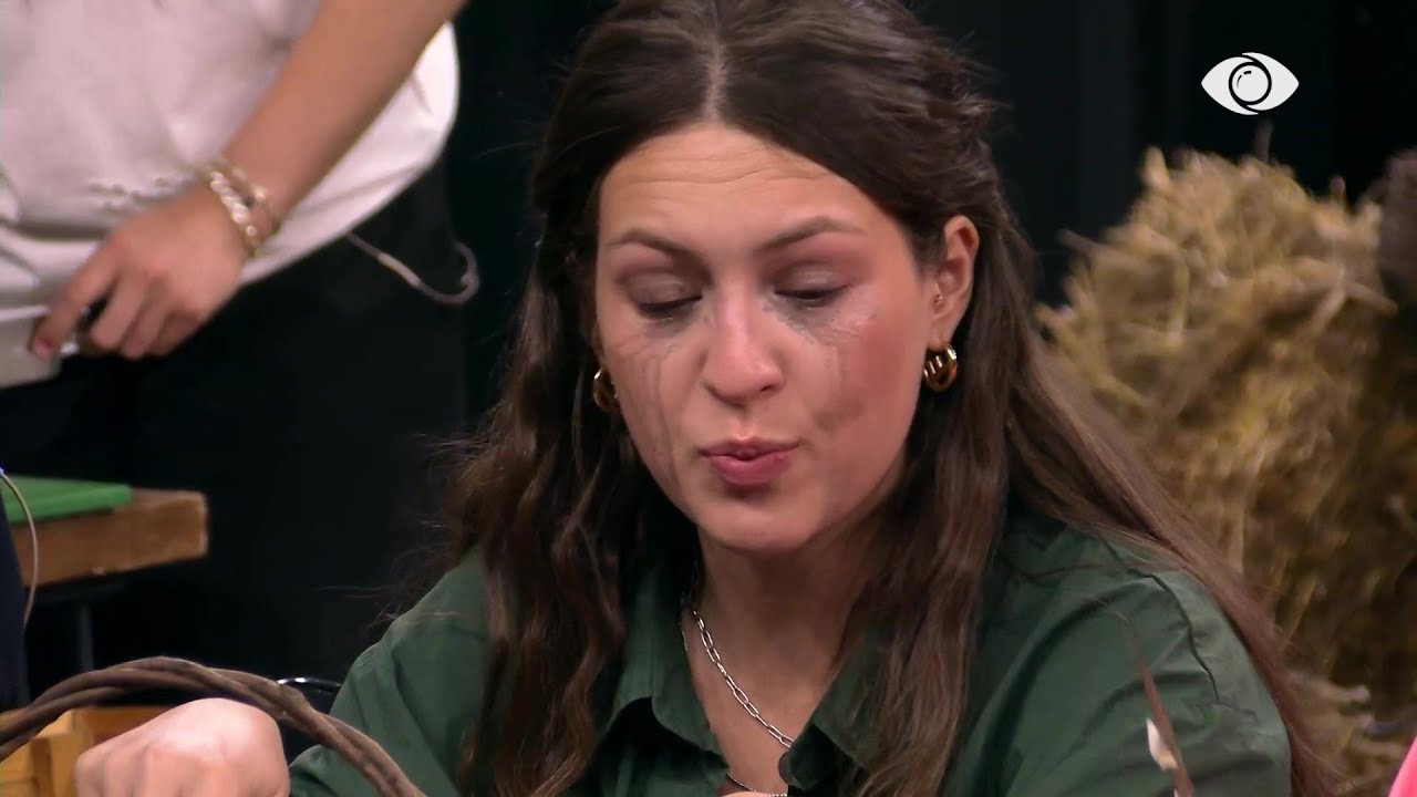 Sfida për qërimin e qepëve/ Françeska nuk mban dot lotët