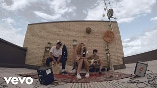 Izzy Bizu - Give Me Love (Rooftop Sessions)