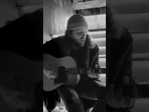 An acoustic version of Grapefruit that we filmed back stage in Adelaide a few weeks ago. #music