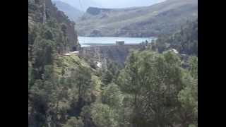 preview picture of video 'Embalse de El Tranco de Beas en la Sierra de Segura lleno a principios de 2010'