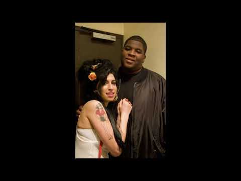 Amy Winehouse - Voicemail.