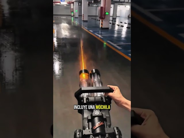 Vídeo relacionado con Pistola de agua eléctrica Gatling de doble cañón, emisión de luz, módulo de batería recargable incluido, con mochila de gran volumen.