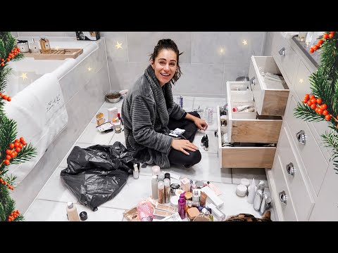 CLEARING EVERYTHING OUT FOR CHRISTMAS - CHRISTMAS WITH THE MILLEN-GORDONS DAY 9 | Lydia Elise Millen