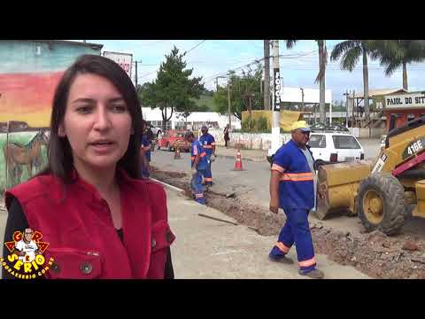 Engenheira Kelly da Prefeitura fiscaliza a Obra da Rua Vereador João Aquino Soares