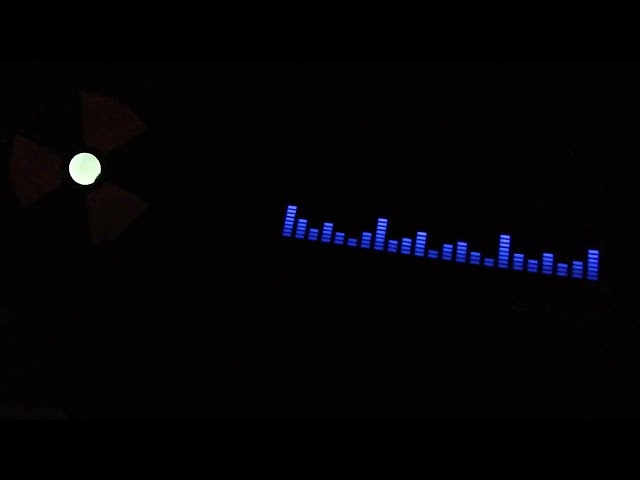 Size: Small Déguisement d'Halloween Allume avec la music T-Shirt in Costumes in Sherbrooke