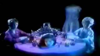 Mylène Farmer - Maman a tort (Clip Officiel) 1984