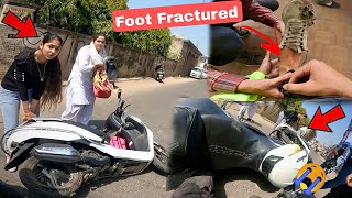 Papa ke Pari Na Karwa dia Accident | Foot Fractured under the bike | Injured badly ! video