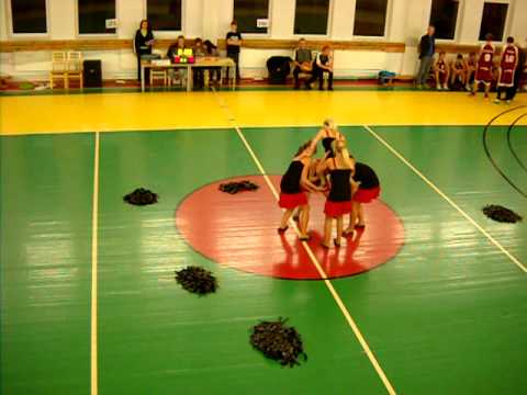 kuldre tantsutüdrukud