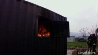 preview picture of video '2012121906 Real fire training combustion container'