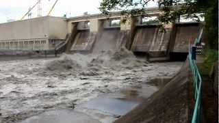 preview picture of video 'Vidange barrage de Verbois 2012'