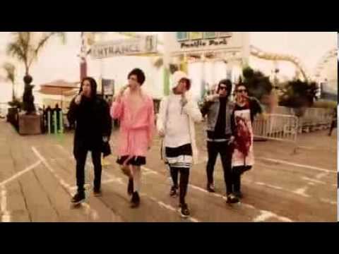 Falling In Reverse - Game Over (video)