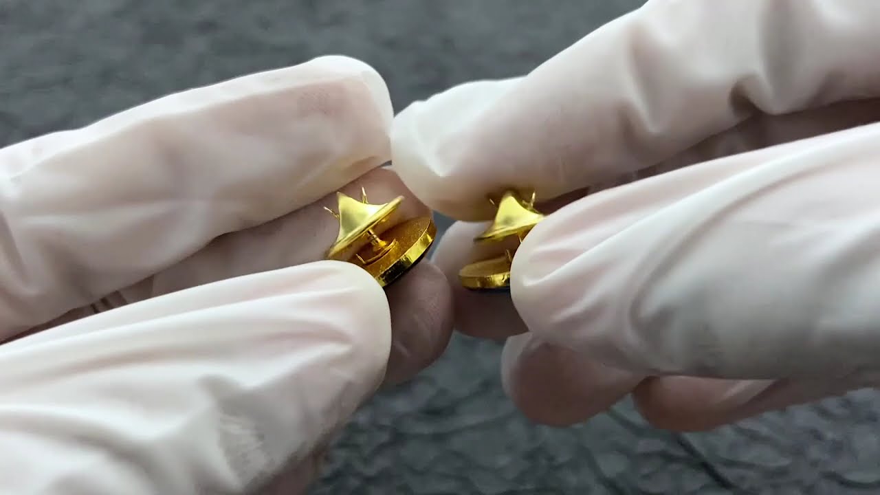 1567-Circular Metal Lapel Pins Custom