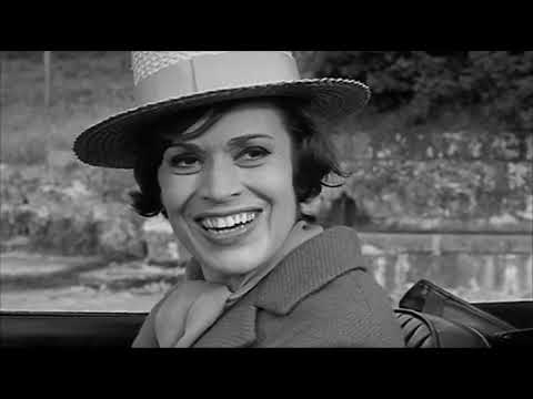 Gli Onorevoli - "Ho rinunciato alla politica." (Franca Valeri)