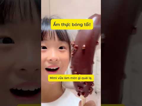 MiMi ép chị ăn chuối 
