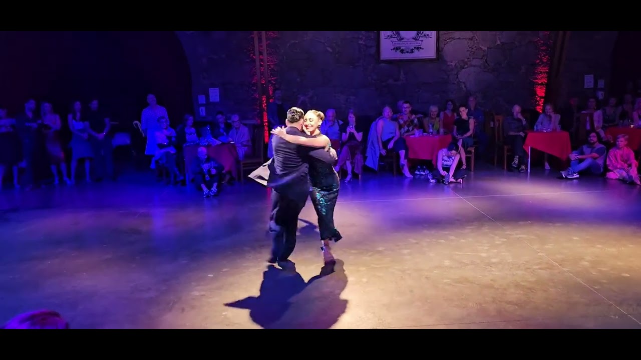 Video thumbnail for Alex Moncada y Martina Waldman. D'Arienzo - Milonga de Mis Amores 2/3. 12th Milongueros All Aboard
