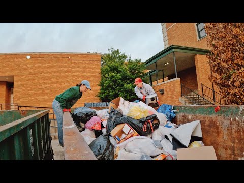 College Move Out Dumpster Diving DAY TWO! The Bins are Starting to Fill Up!