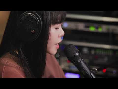 Chỉ là yêu thôi - Hương Liên