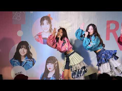 200829 BNK48 Kaew - Wink wa 3 Kai (วิ้ง 3 ครั้ง) @ Road Show Chaing Mai [Fancam 4K60p]