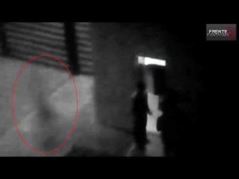Increible fantasma se capta en colombia en una residencial