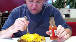 preview picture of video 'Tony Eating A 4 Way At Dixie Chili In Newport, Ky'