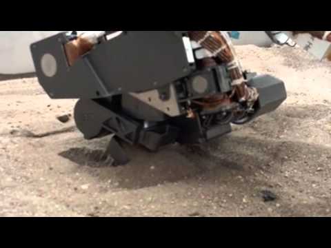 Curiosity Mars Rover Scoops Up Lizard-Like Sculpture Head (Video ...