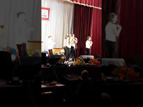 Micile dansatoare din petrila locul 1