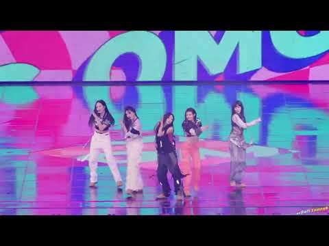NewJeans 'OMG' @Weverse Con by DaftTaengk  (Clear audio version)