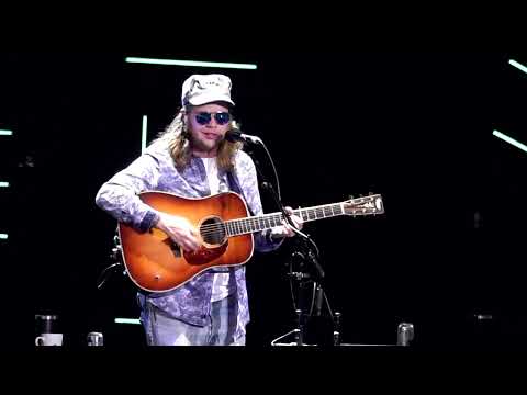 Billy Strings covers Doc Watson's "Tennessee Stud" Bridgeport, CT 7/21/23