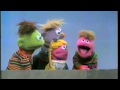 Classic Sesame Street Tough Luck Lester Learns About Danger Hebrew