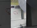 Riproduci video