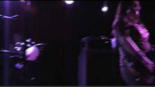 The Donnas - Bitchin' Intro