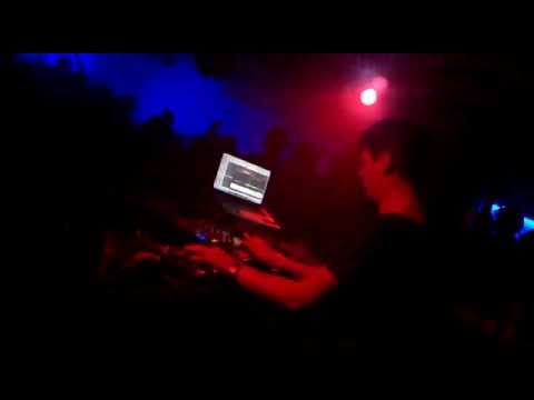 André Winter live act, rise of VERY punchy acid-like minimal techno