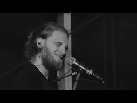 Fennez Marson - Comin' [live @ The Incubator]