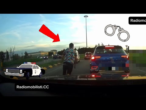 LIVE ARREST: HE DOESN'T STOP AT THE CARABINIERI CHECKPOINT