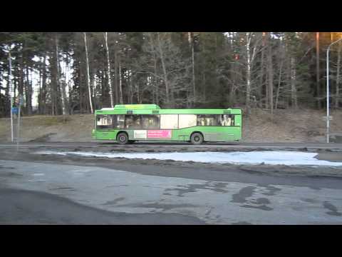 Gamla Uppsala Buss 152 åker iväg från Brostugevägen