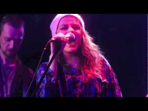 Skubas feat. Julia Iwańska w Trójce - Szarość