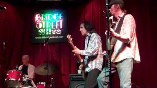 &quot;Flat Foot Flewzy&quot; performed live by the Spampinato Brothers, 2013-04-06, Bridge Street Live